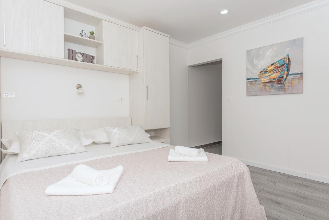 Apartments Petrusic Makarska Exterior photo