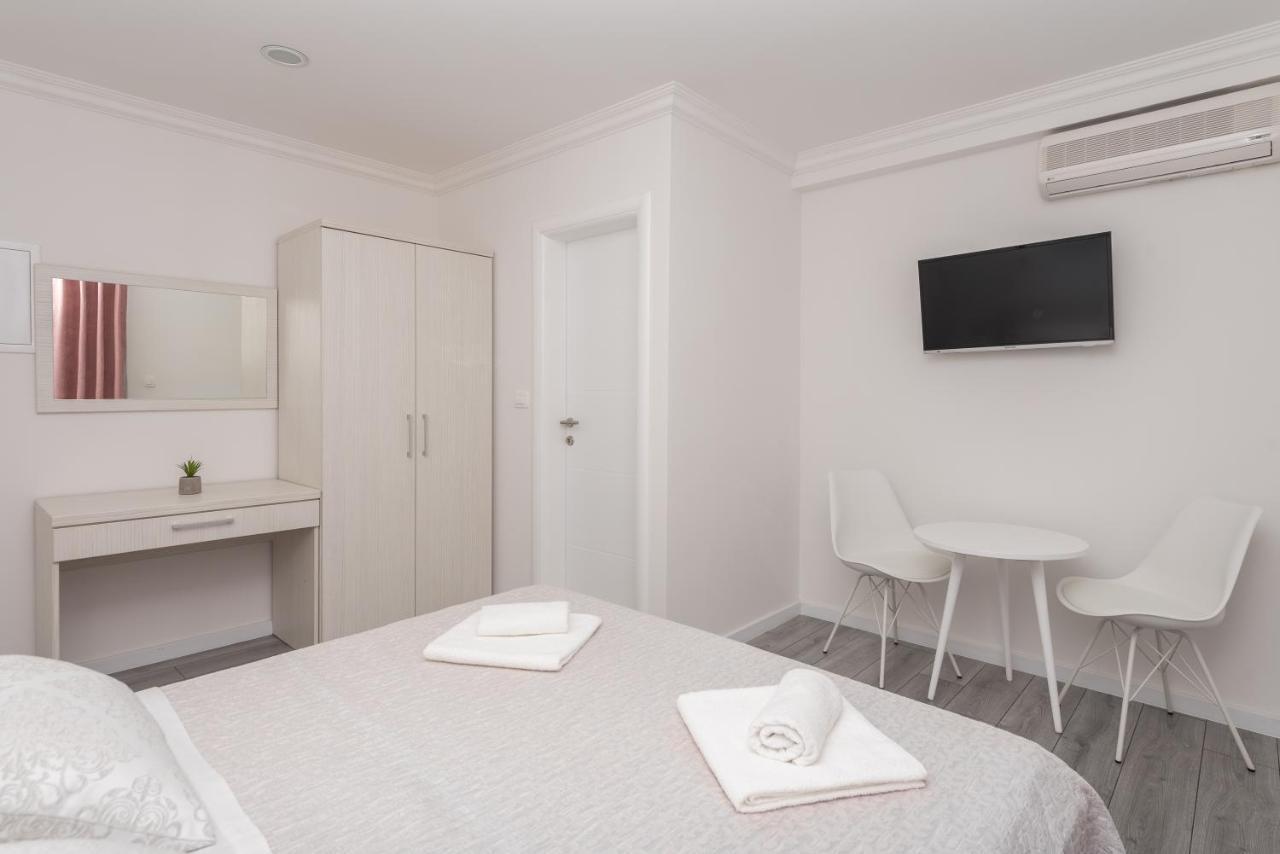 Apartments Petrusic Makarska Exterior photo